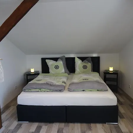 Ferienwohnung Natalie - Hildegard Mayer *